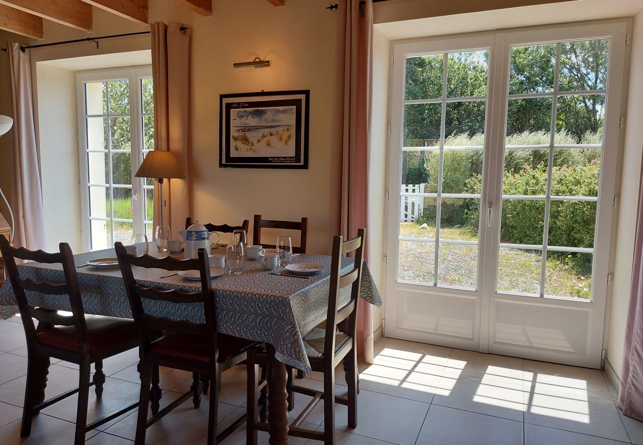 House in Plouguerneau - Ty Kernezen - Large family home with enclosed garden