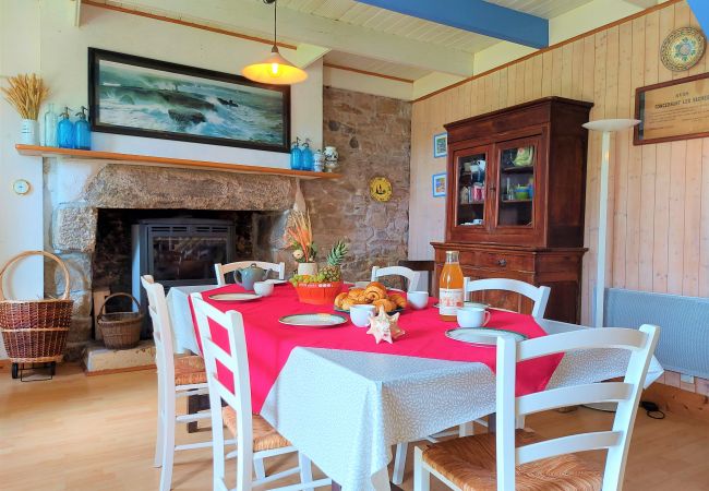  in Plouguerneau - Tro ar Korejou -  Charming seaside house ideal for families