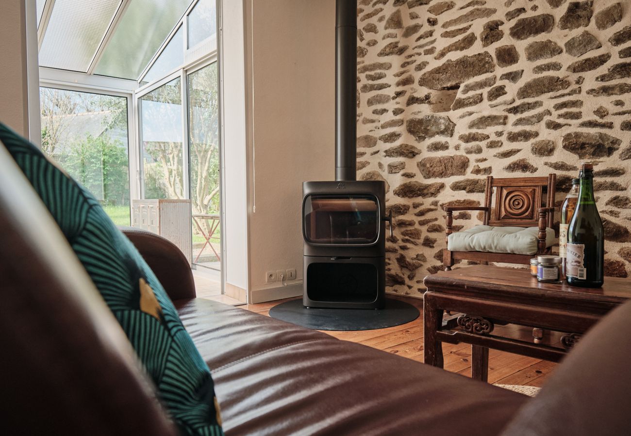 House in Plouguerneau - House Dolmen, authentic, cosy and just by the seaside