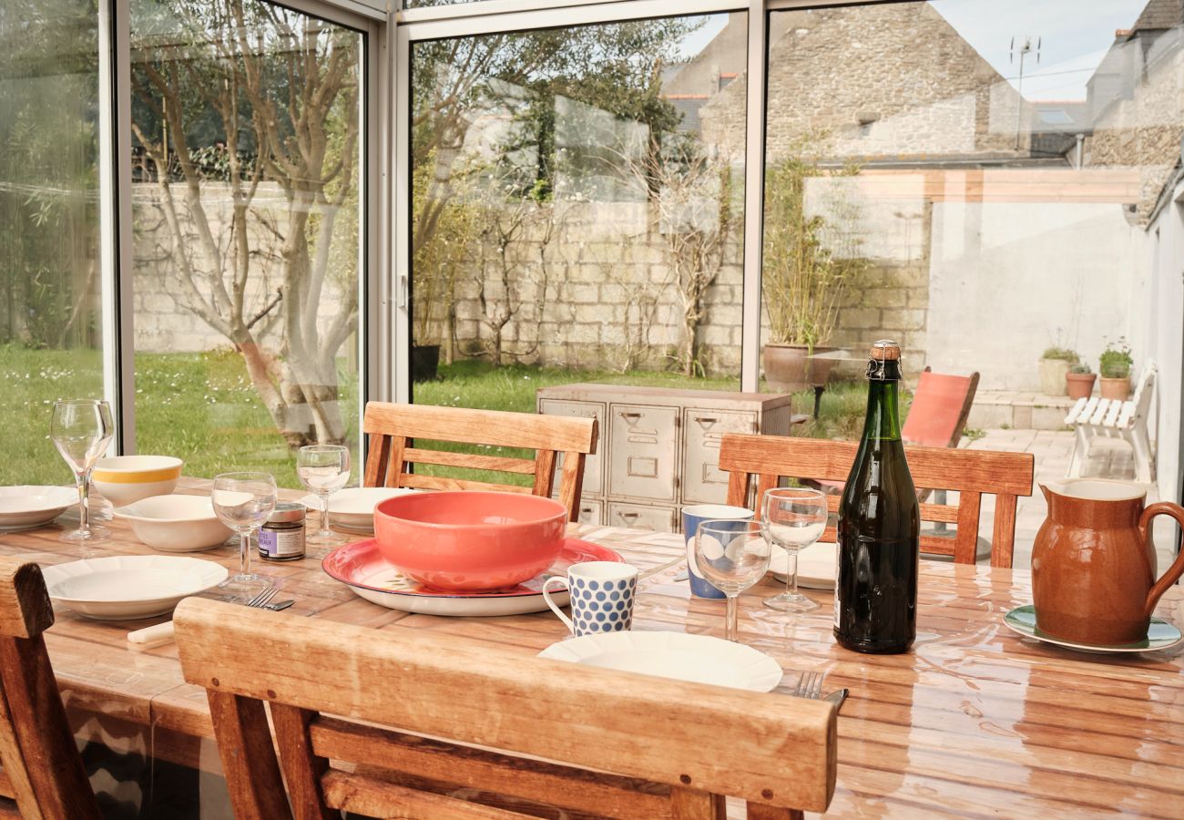 House in Plouguerneau - House Dolmen, authentic, cosy and just by the seaside