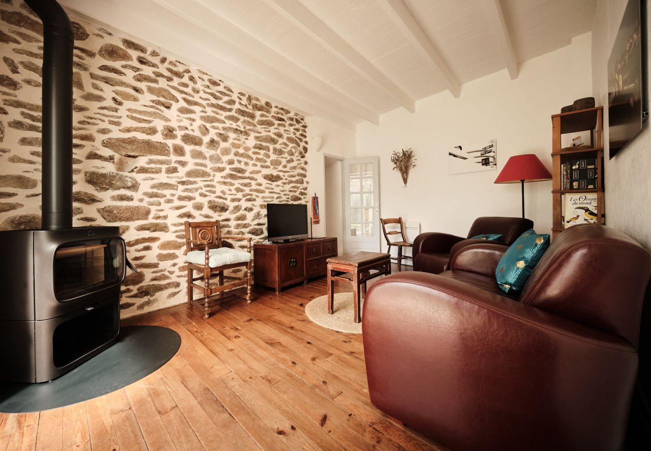 House in Plouguerneau - House Dolmen, authentic, cosy and just by the seaside