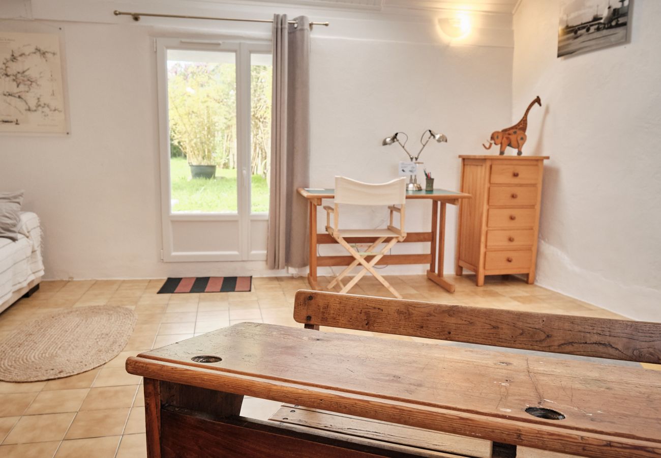 House in Plouguerneau - House Dolmen, authentic, cosy and just by the seaside