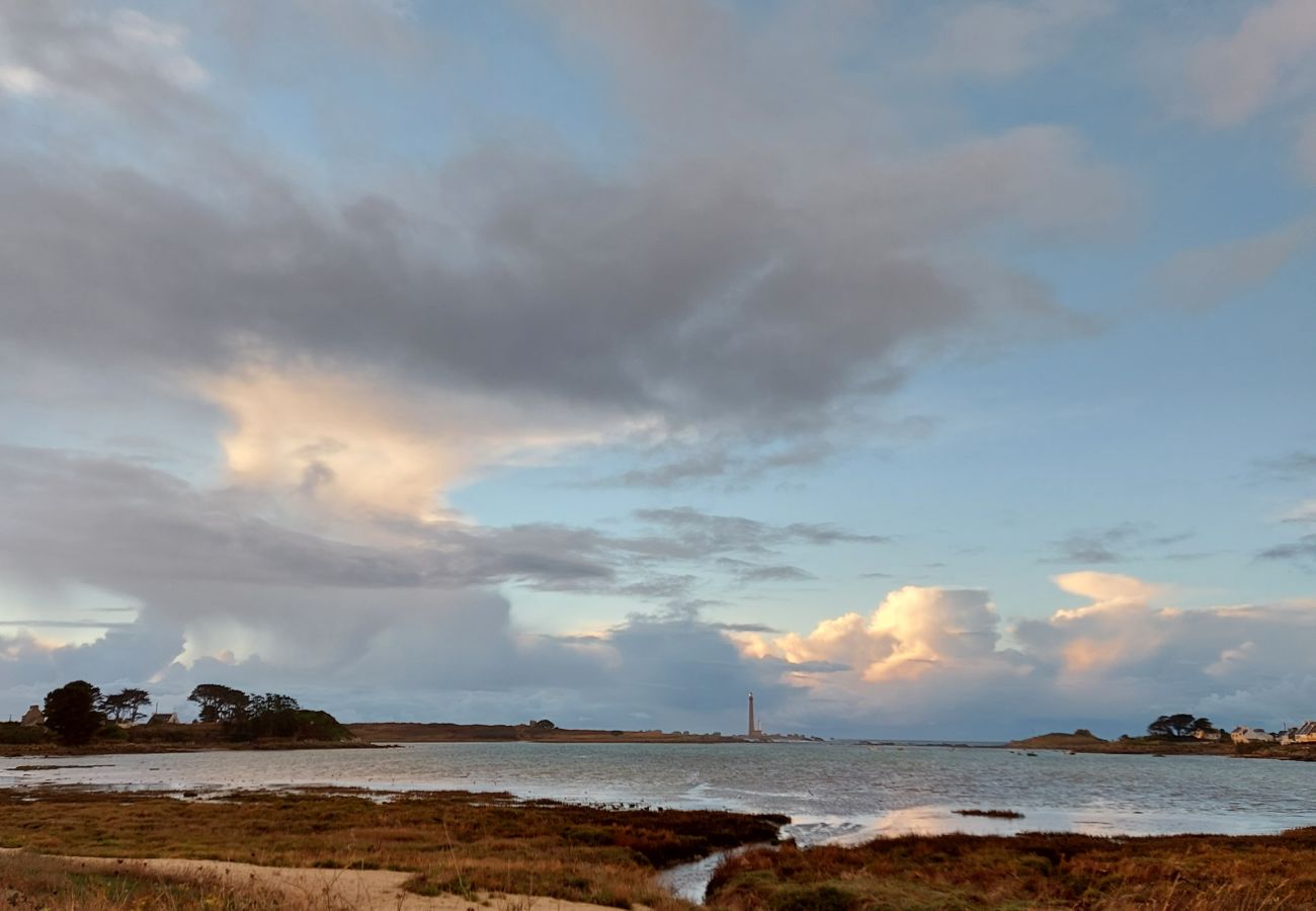 House in Plouguerneau - Ker Venan - Little nest facing the Venan island 